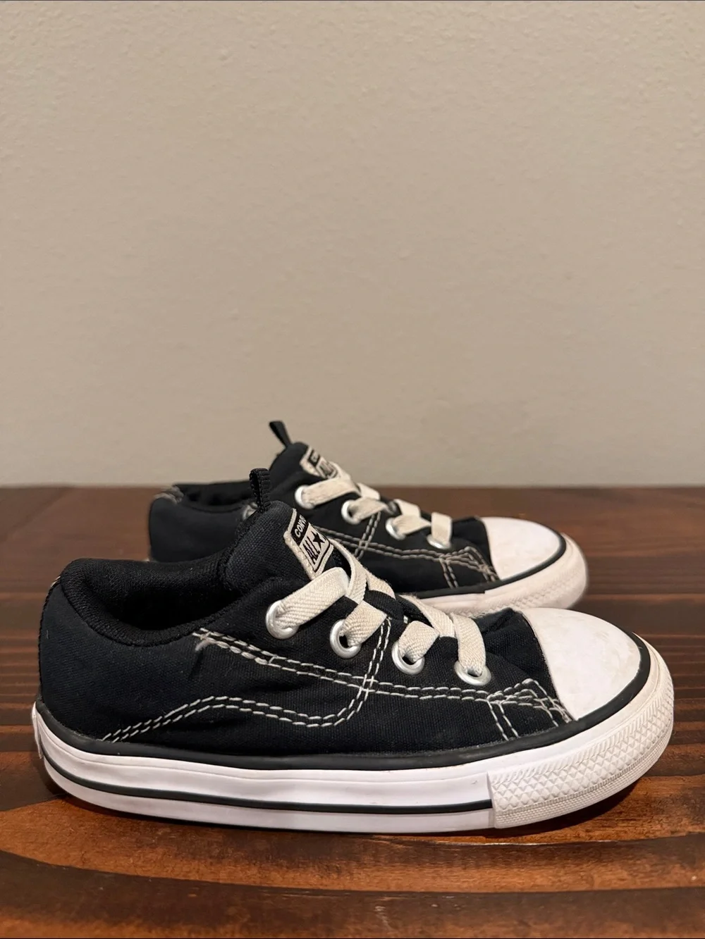 Converse Slip On Size: 9C